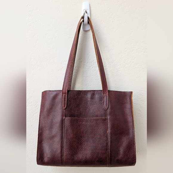 Portland Leather Handbags - Cinnamon Bear E/W Lola Crossbody Bag